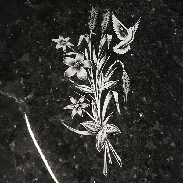 Lithogravure blanche ou en couleur sur monument funéraire, portrait fait main avec finesse